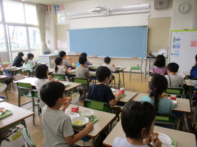 給食